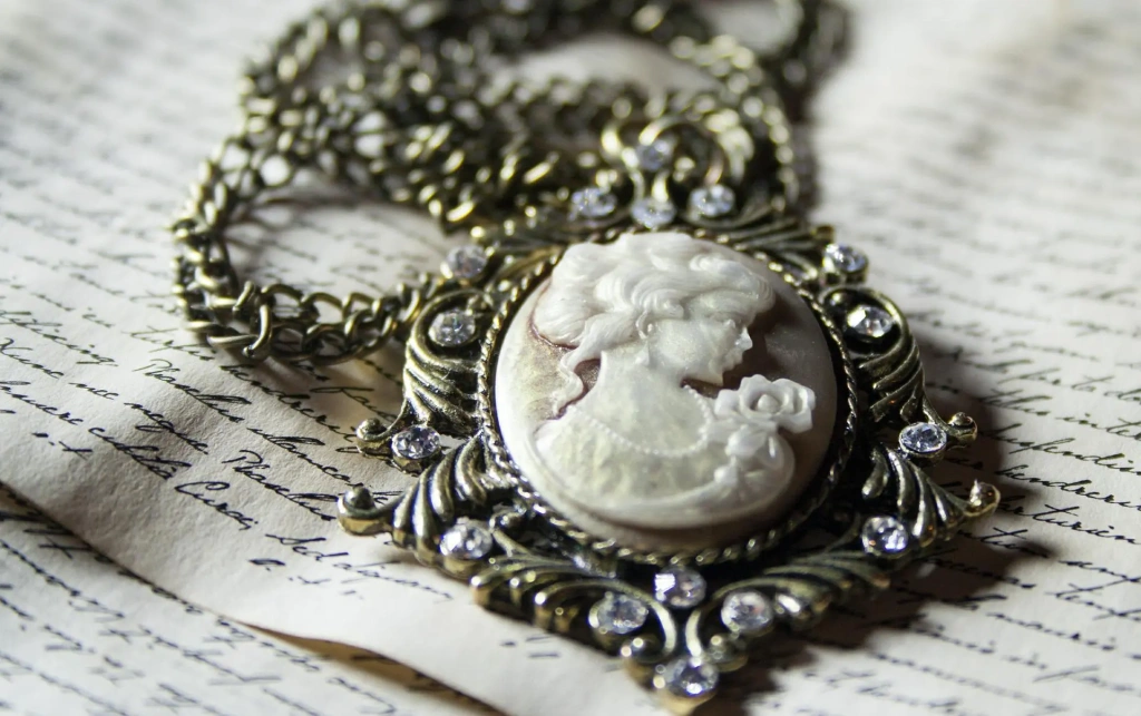 Esspro-Feature-Image-Vintage-Jewelry-Restoration.jpg