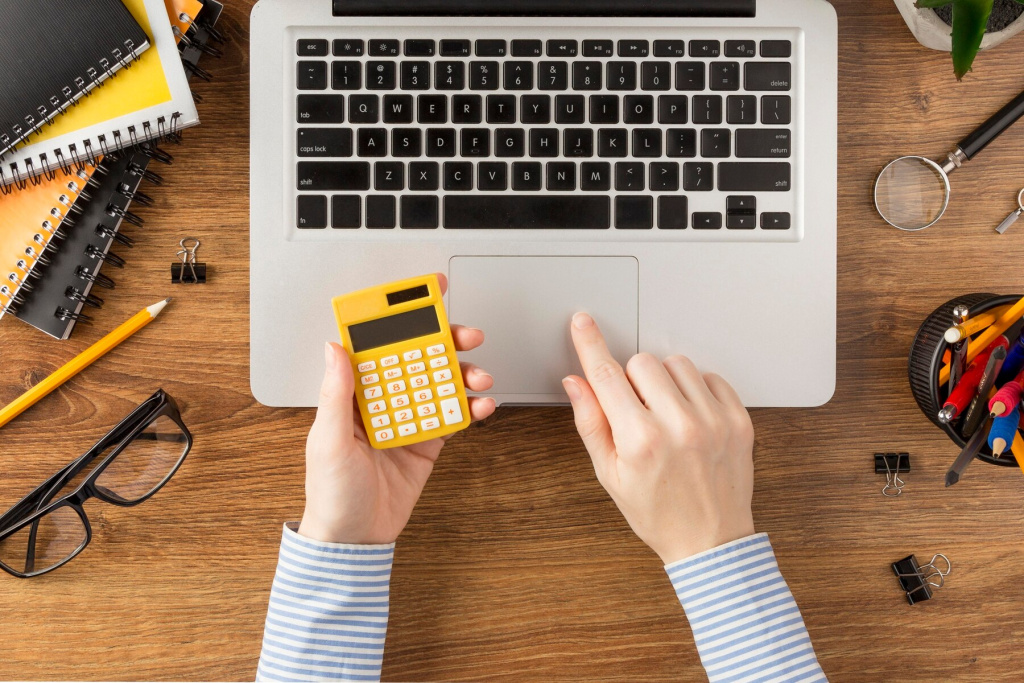 top-view-student-holding-calculator_23-2148721248.jpg